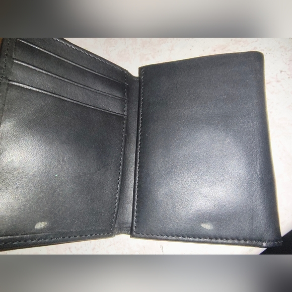 Calvin Klein Genuine Leather Wallet - Picture 4 of 6